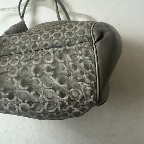 Coach Phoebe Madison Grey Shoulder Bag 3 Sections 26281 in OP art needlepoint - Picture 3 of 8